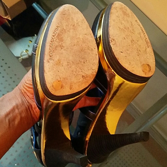 BCBG heels - Picture 4 of 4