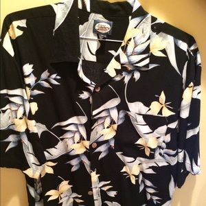Men's Tommy Bahama button down shirt, size medium.