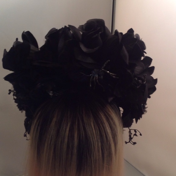 Into goth? Than this is the bomb main image 4