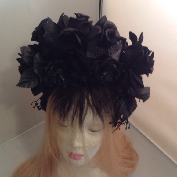 Into goth? Than this is the bomb