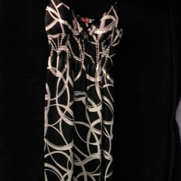 Dress - Picture 2 of 3