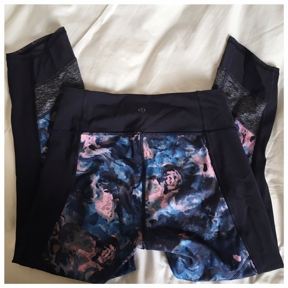 Lululemon Crop with Mesh!