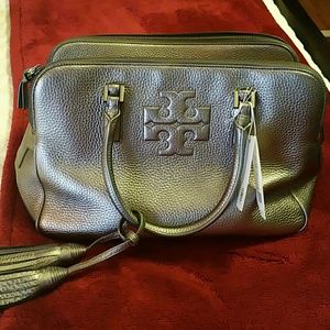 Tory Burch Thea Triple Zip in gunmetal