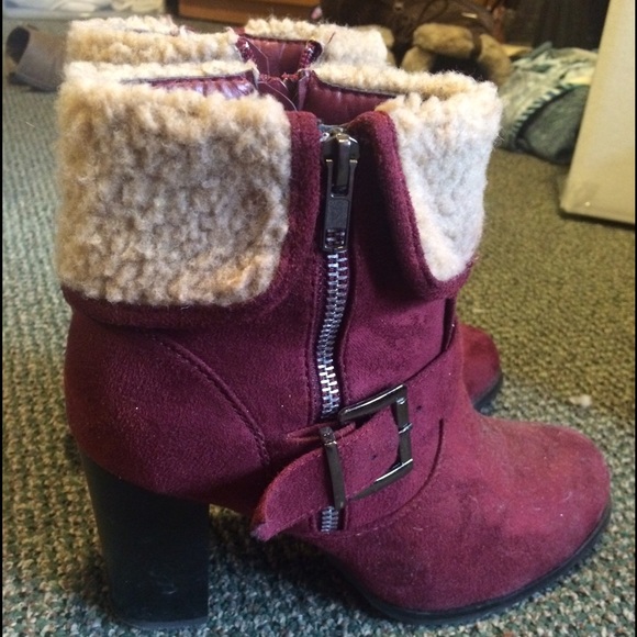 GARAGE SALE Burgundy booties