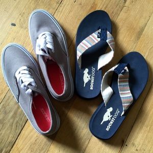 Bundle sneakers & flip flops