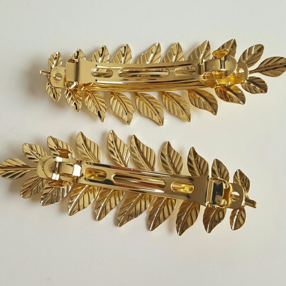 One Golden Feather Leaf Hair Pin - Picture 3 of 4