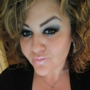 Meet your Posher, Abigail