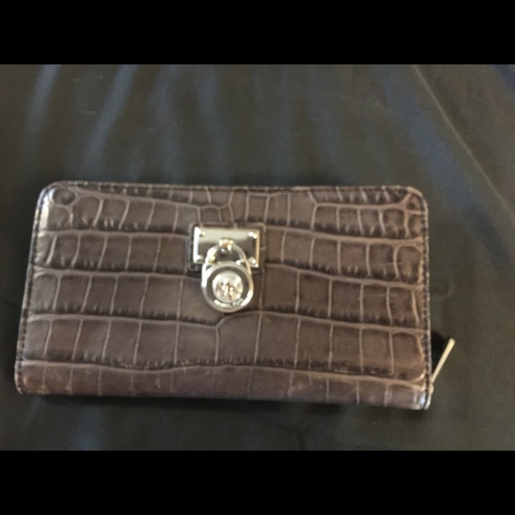 Michael Kors Hamilton Zip wallet