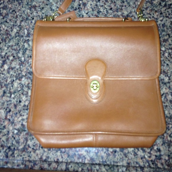 Vintage Coach Willis Bag