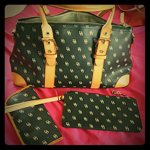 Purse - Picture 1 of 2