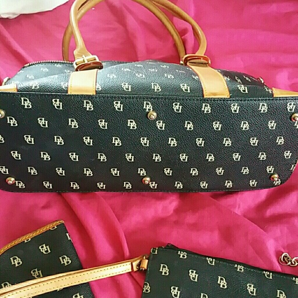 Purse - Picture 2 of 2