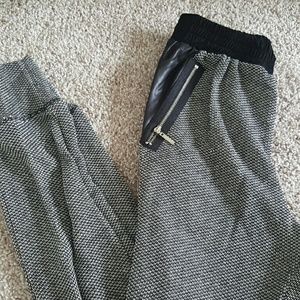 *SOLD* Fancy sweats with zipper pocket details