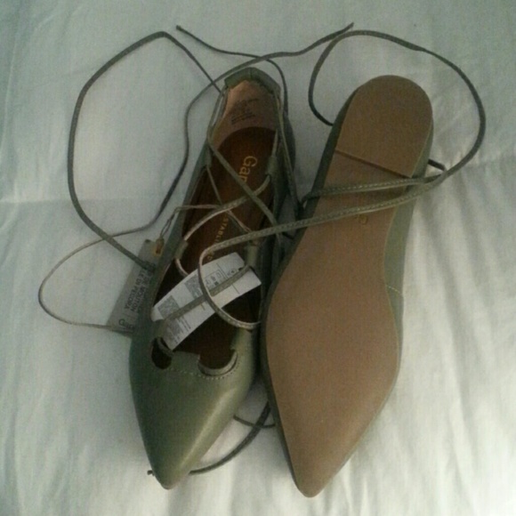 GAP Shoes - NEW GAP LACE UP FLATS