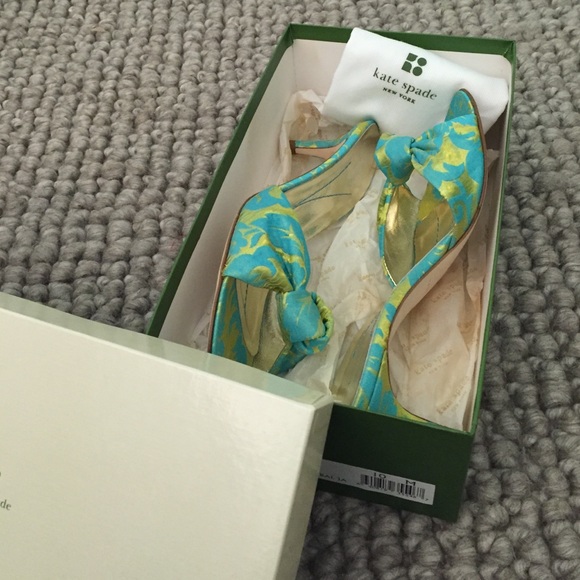NWT Kate Spade turquoise/gold floral sandals