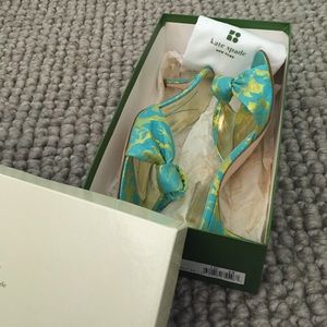 NWT Kate Spade turquoise/gold floral sandals