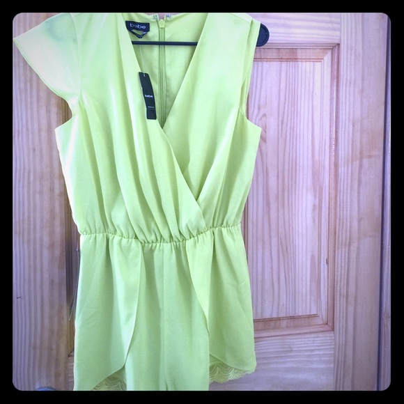 NWOT Bebe lime green romper