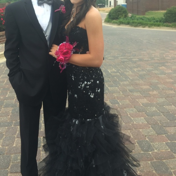 Black lace jovani dress - Picture 3 of 4