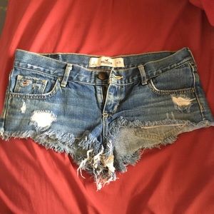 🌟SALE🌟Destroyed lightwash Hollister shorts