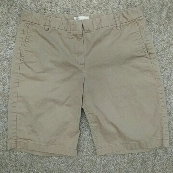 J. Crew 9" Lightweight Bermuda Shorts Sz 6 Khaki