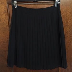 LOFT black pleated skirt
