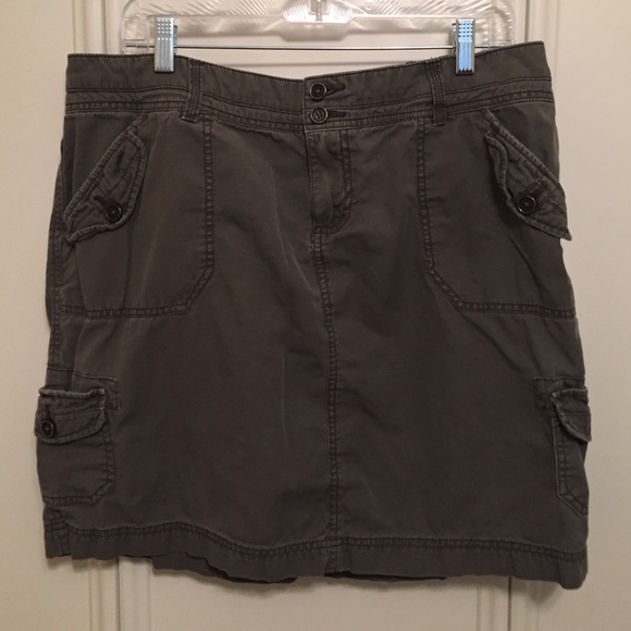 Sonoma green cargo skirt
