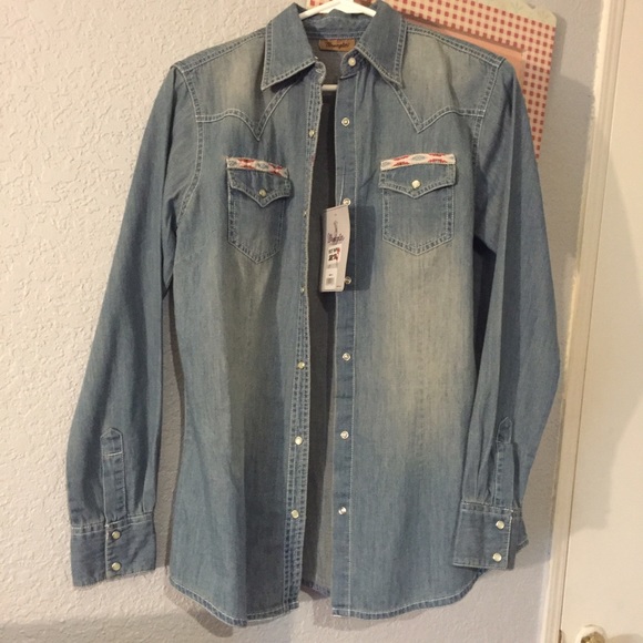 Womens Wrangler Button down
