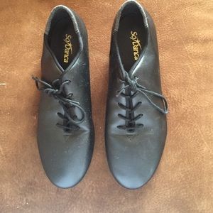Tap shoes-almost new for they were used once