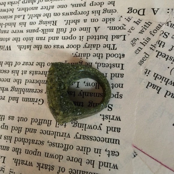Crushed Serpentine Statement Ring - image 4