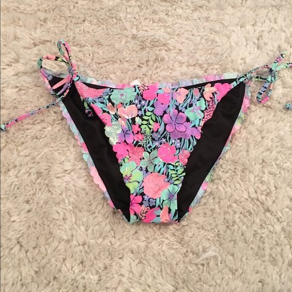 🎉 NEVER WORN! Victoria's Secret bikini bottoms