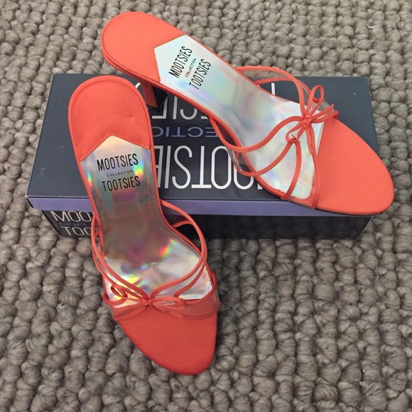 Mootsie Tootsie orange strappy sandals size 9