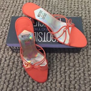 Mootsie Tootsie orange strappy sandals size 9