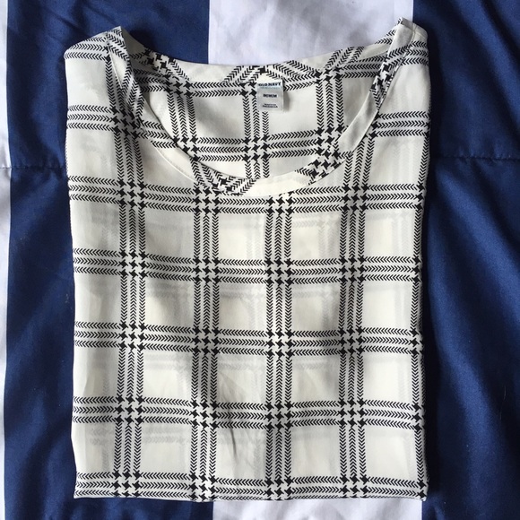 Old Navy Checkered/Houndstooth Tee