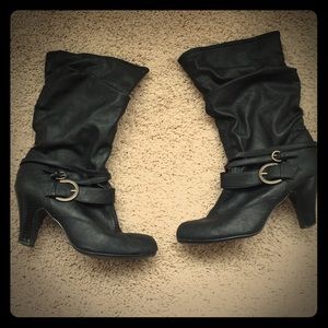 Black heeled boots