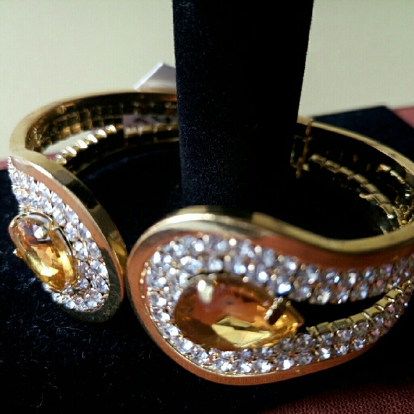 Gold plated crystal bracelet - Picture 1 of 1