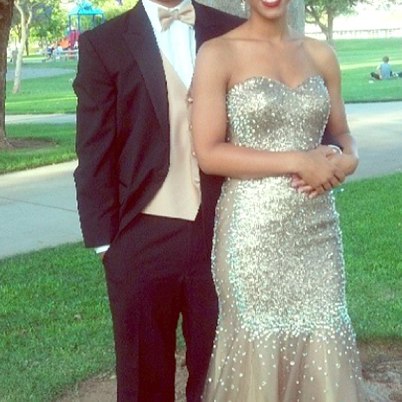 Royal queen prom dress!!.