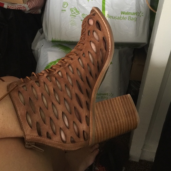 💕SOLD💕Vintage Jeffrey Campbell!