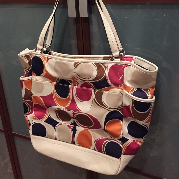 Coach tote - Picture 2 of 7