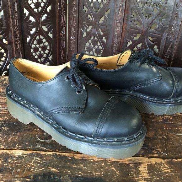Doc Martens Shoes - Doc Martens 3 eyelet black leather
