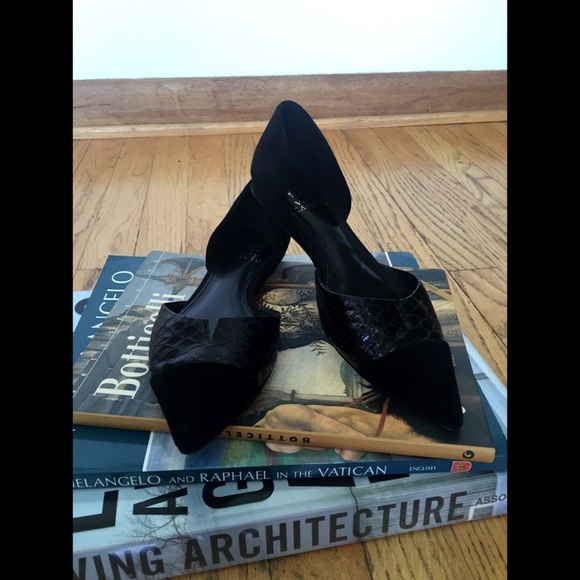 ✨Vince Camuto✨D'Orsay flats suede & snake skin
