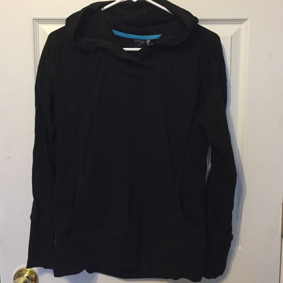 Lightweight hoodie with long cuffs