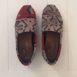 TOMS Aztec Print Shoes Size 6.5