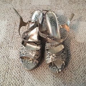 ** TRADED** Leopard print wedges