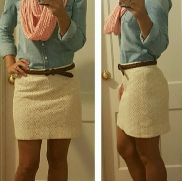 Cream colored Lacy LOFT mini skirt