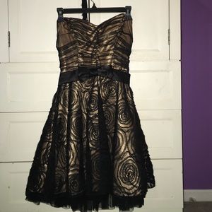 Strapless formal dress
