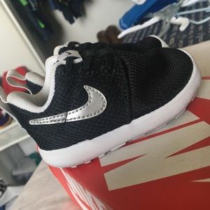 infant nike roshe