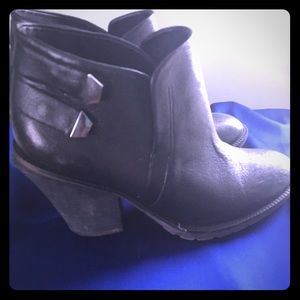 Kenneth Cole Reaction Booties