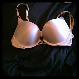 Bombshell Victoria secret bra!