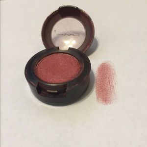 MAC VELVET EYESHADOW 🔥