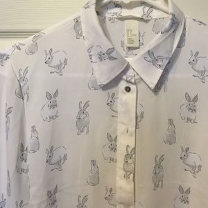 Adorably cute bunny print button front shirt.