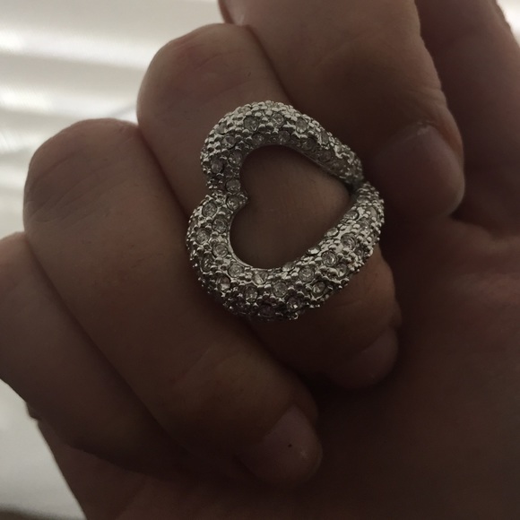 Heart shaped ring - Picture 1 of 2